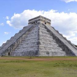 Mayská pyramida v Chichen Itza na poloostrově Yucatan